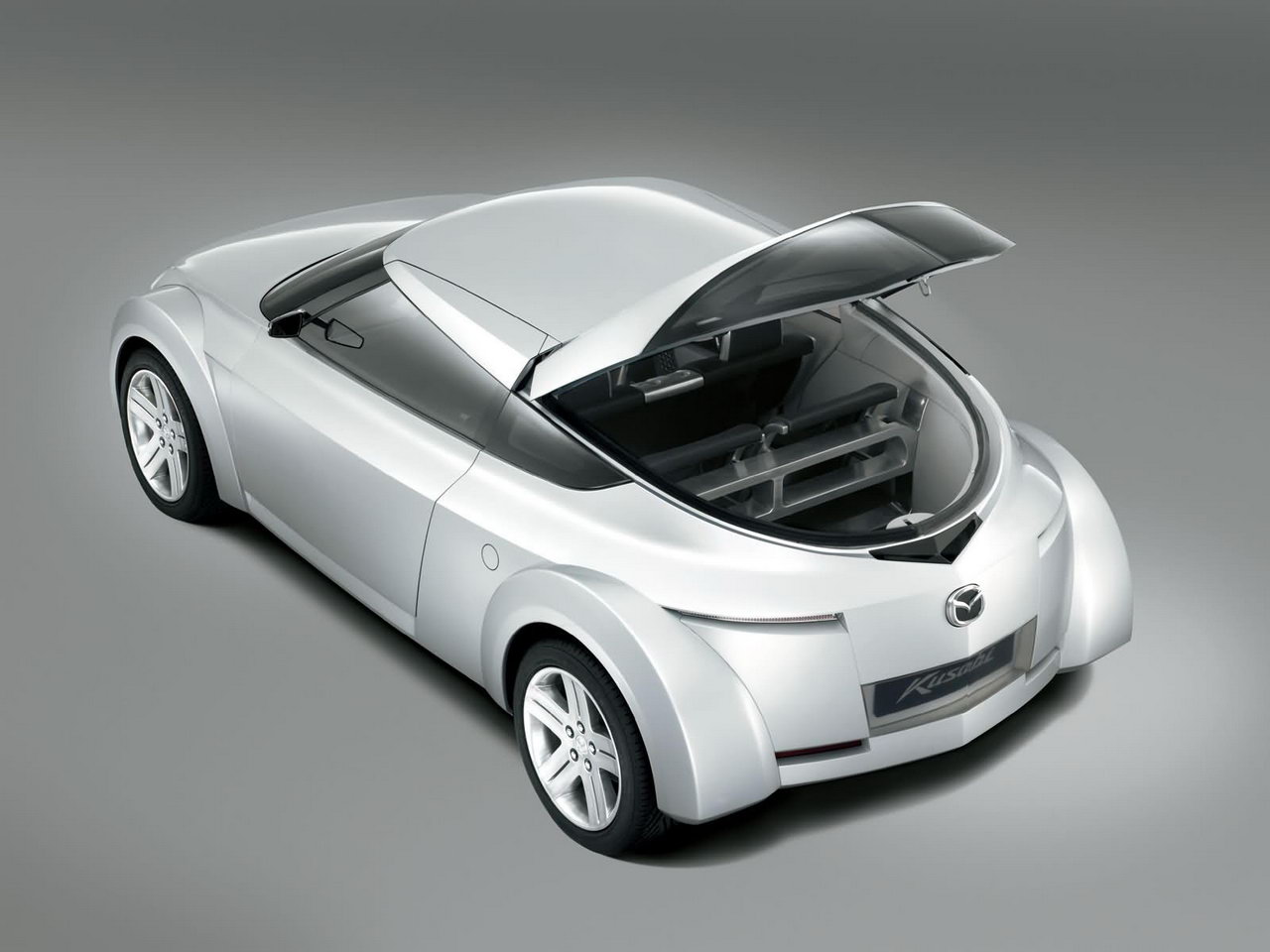 Mazda Kusabi Concept 2003 004.jpg